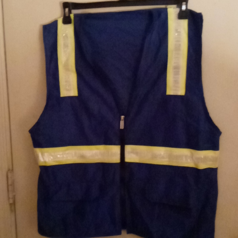 FIRST RESPONDER SAFETY VEST